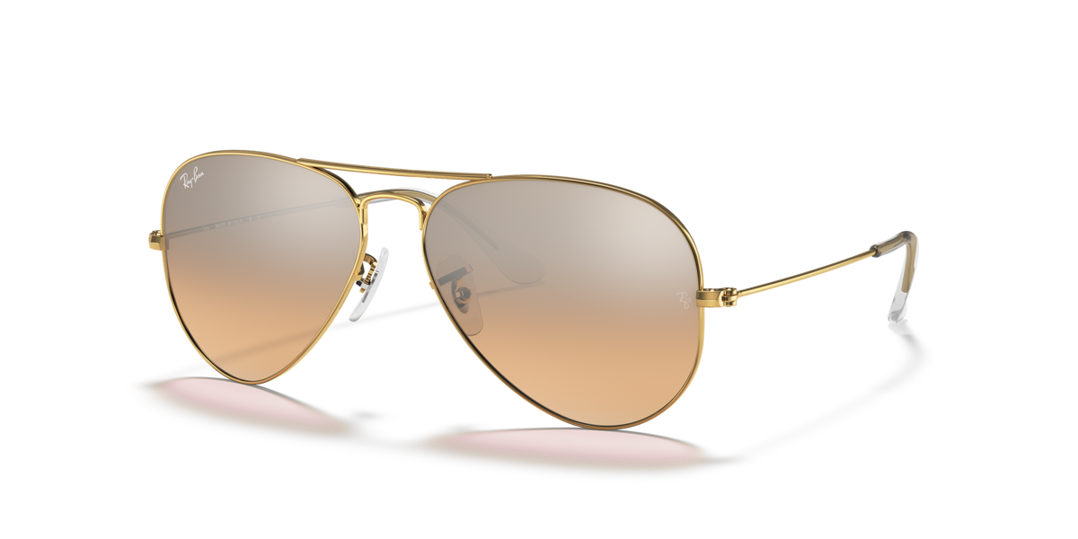 Ray-Ban Aviator Classic RB3025 001/3E 58 sunglasses, three-quarter view