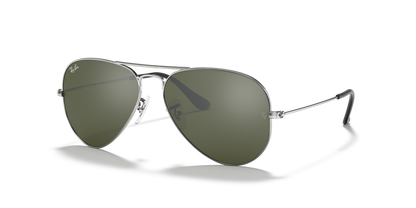 Ray-Ban Aviator Classic RB3025 003/40 62 sunglasses, three-quarter view