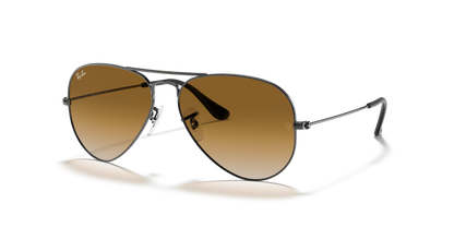 Ray-Ban Aviator Classic RB3025 004/51 55 sunglasses, three-quarter view