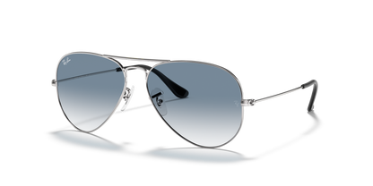 Ray-Ban Aviator Classic RB3025 003/3F 62 sunglasses, three-quarter view