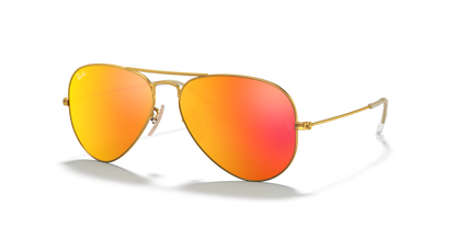 Ray-Ban Aviator Classic RB3025 112/69 62 sunglasses, three-quarter view