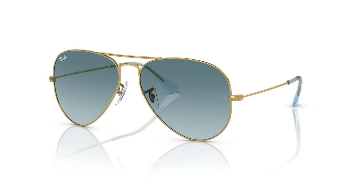 Ray-Ban Aviator Classic RB3025 001/3M 58 sunglasses, three-quarter view