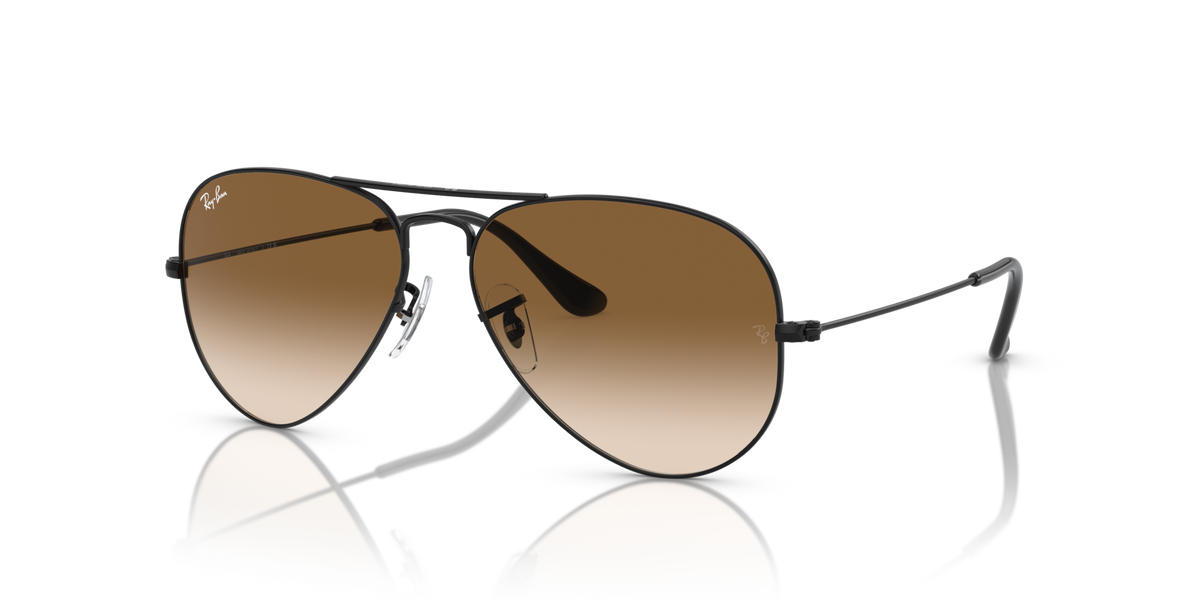 Ray-Ban Aviator Classic RB3025 002/51 62 sunglasses, three-quarter view