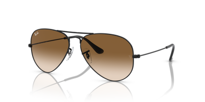 Ray-Ban Aviator Classic RB3025 002/51 58 sunglasses, three-quarter view
